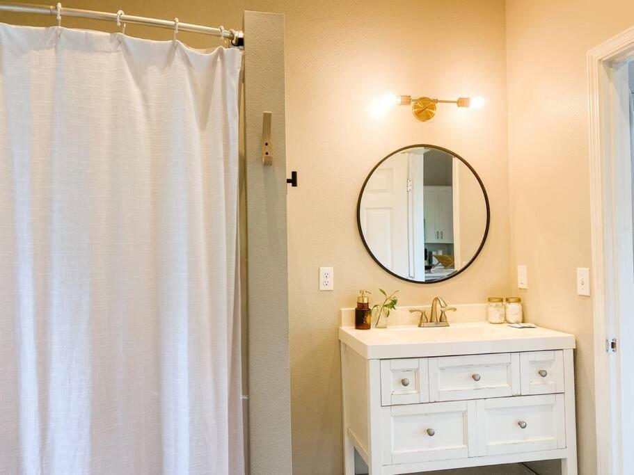 키아우 Hibiscus Hale, Full Kitchen, King Bed, Parking 아파트 외부 사진