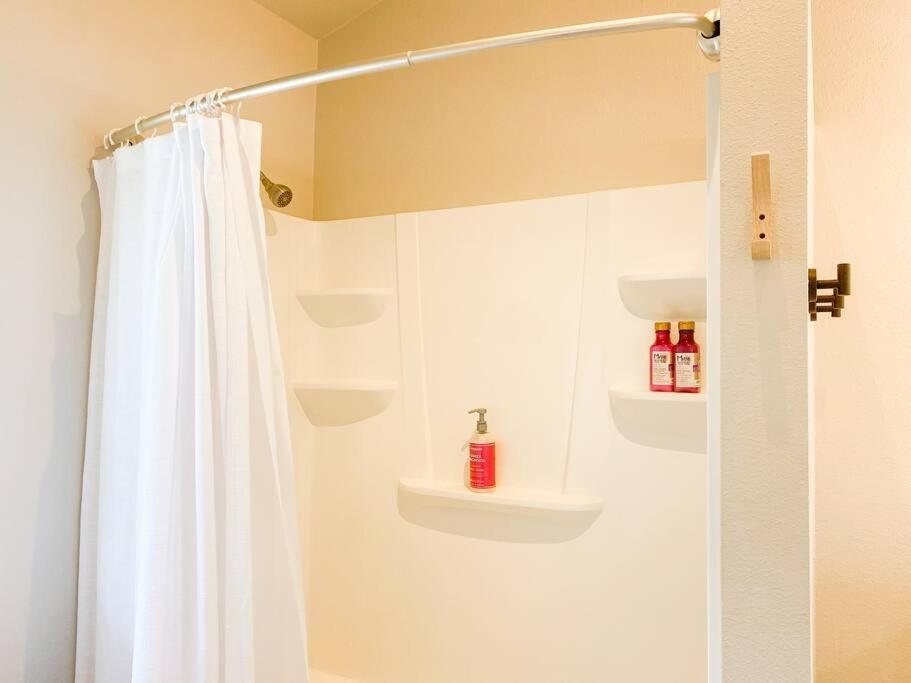 키아우 Hibiscus Hale, Full Kitchen, King Bed, Parking 아파트 외부 사진